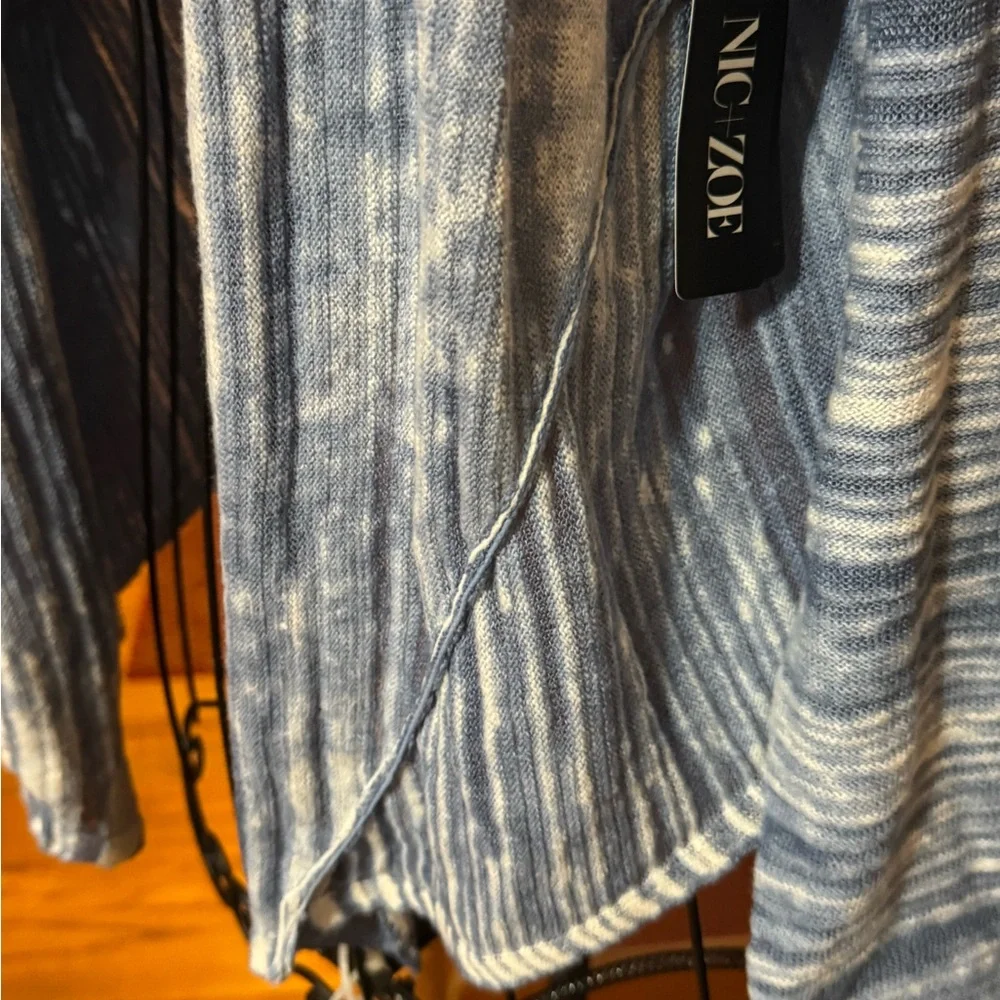 NIC+ZOE Blue and White Knit Top - Picture 6 of 8